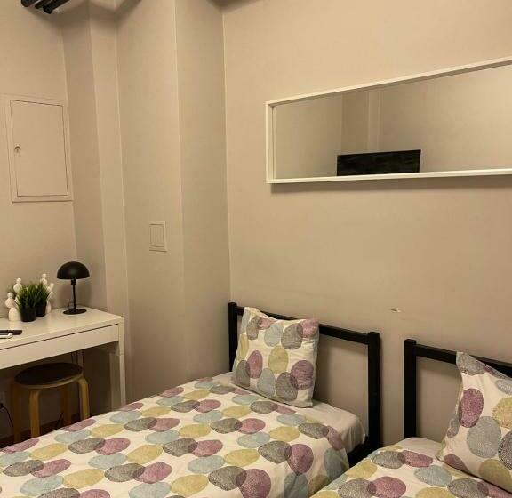 חדר סטנדרט חדר אמבטיה משותף, Herohostel