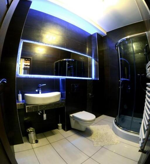 غرفة قياسية فردية, Dwór Olimp