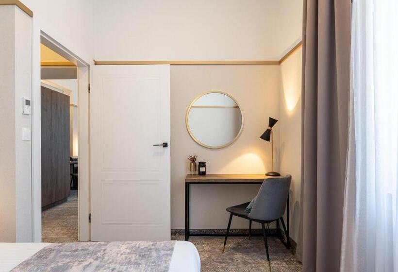 اتاق استاندارد, Mr67 Mayera Rapaporta