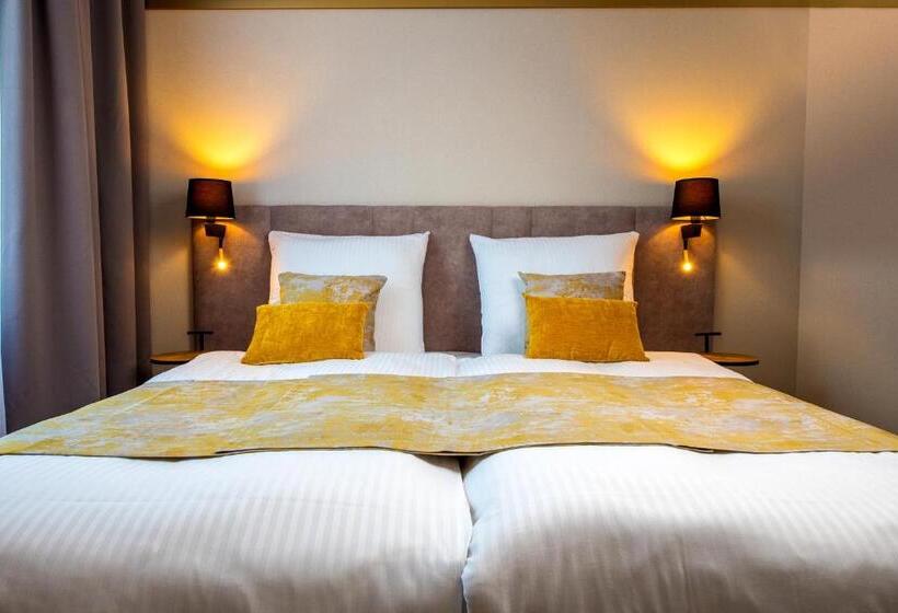 اتاق خانوادگی, Mr67 Mayera Rapaporta