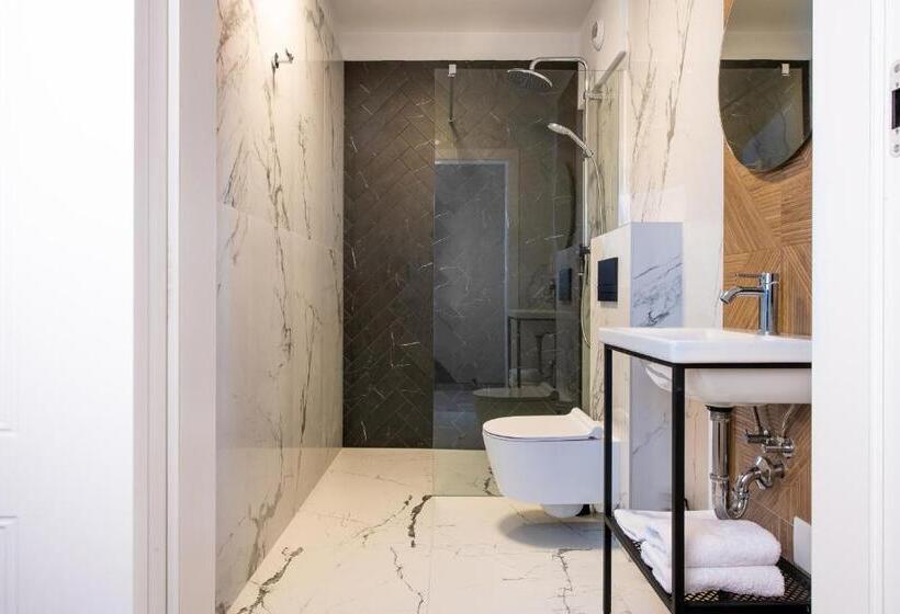 اتاق خانوادگی, Mr67 Mayera Rapaporta