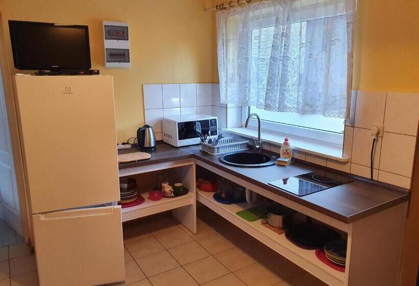 スタンダードトリプルルーム, Newland Wójtowicz