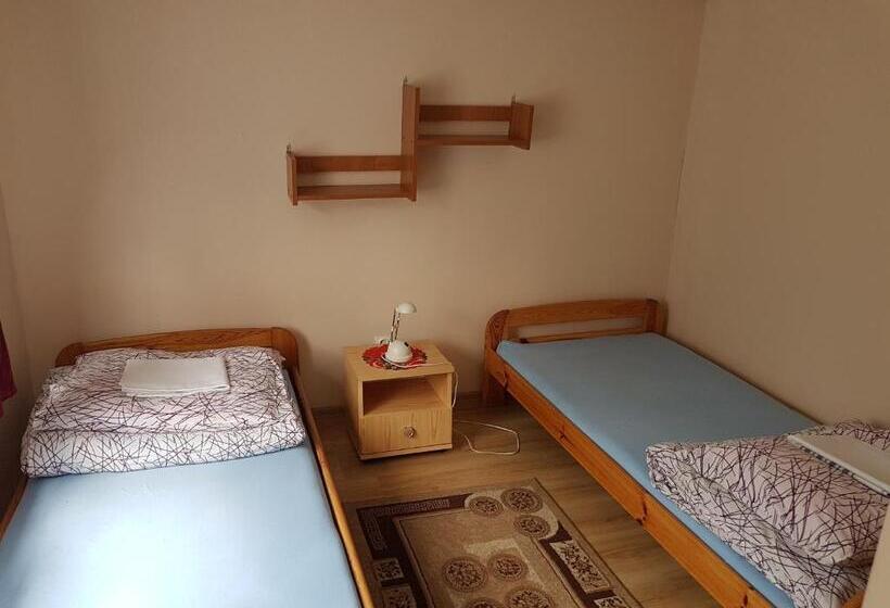 اتاق استاندارد, Newland Wójtowicz