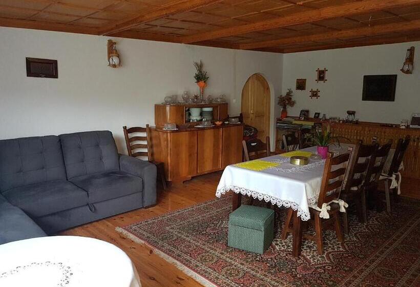 اتاق استاندارد چهار تخته, Newland Wójtowicz