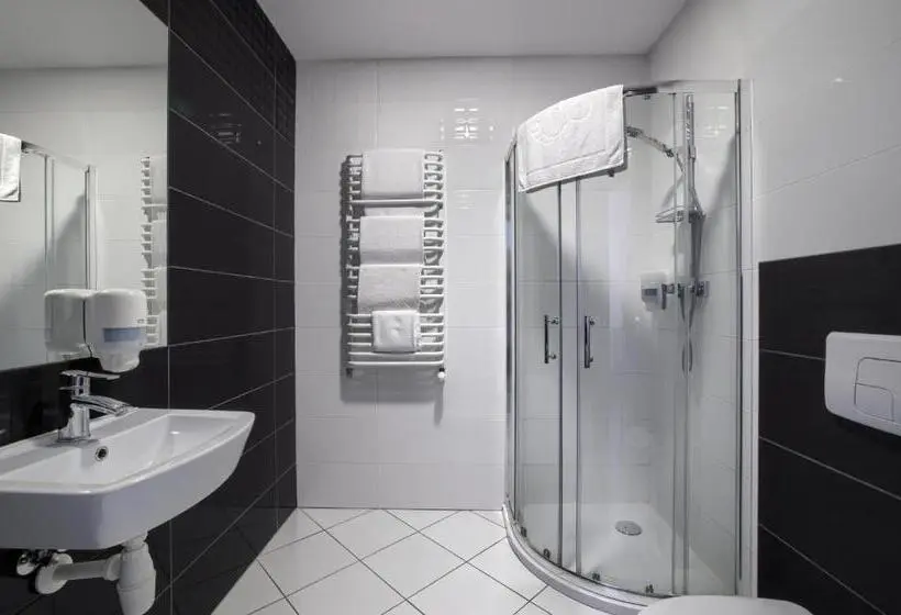 3 Bett Standardzimmer Balkon, Nova Stodola