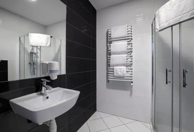 3 Bett Standardzimmer Balkon, Nova Stodola