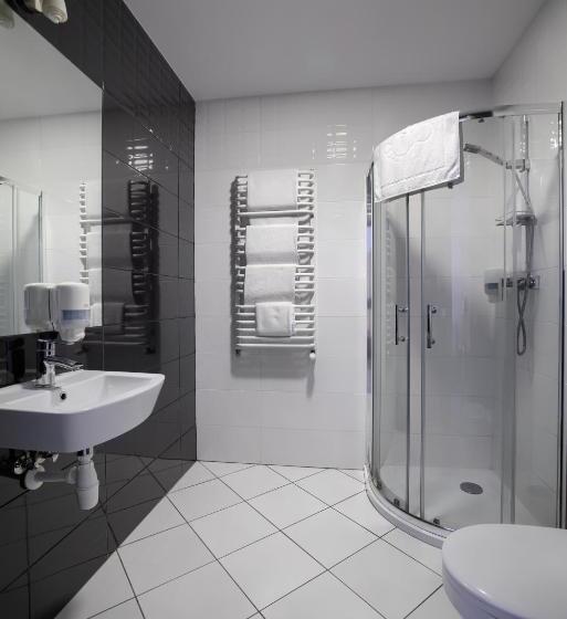 חדר סטנדרט לשלושה עם מרפסת, Nova Stodola