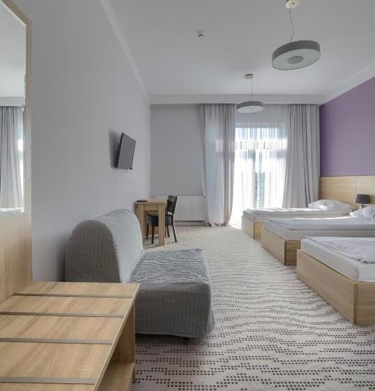 חדר סטנדרט לשלושה עם מרפסת, Nova Stodola