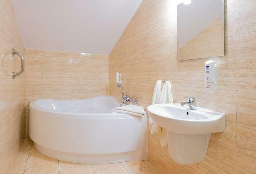 스탠다드 스튜디오, Reśliński