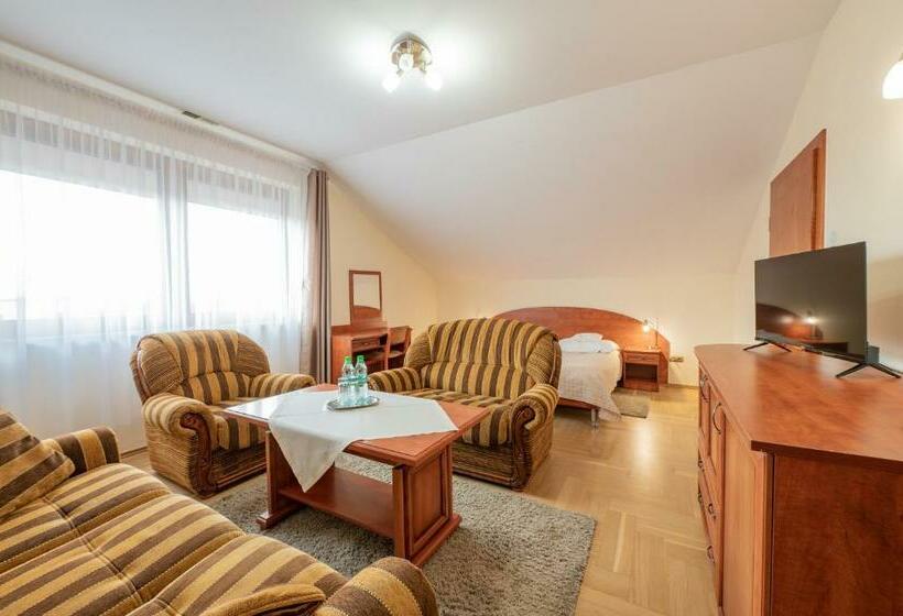 스탠다드 스튜디오, Reśliński