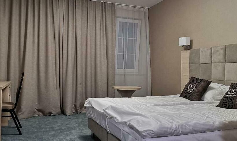 غرفة قياسية فردية, Sevilla Gold