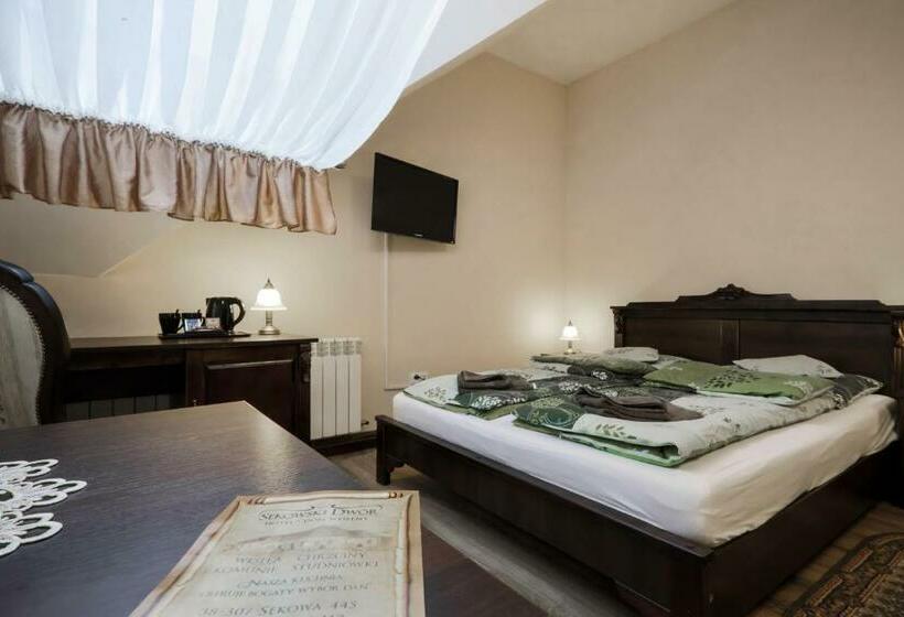 غرفة قياسية, Sękowski Dwór