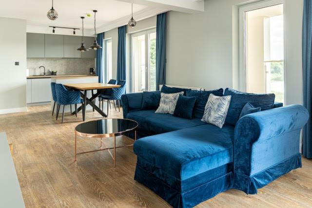 1 Bedroom Apartment Lake View, Leeloo