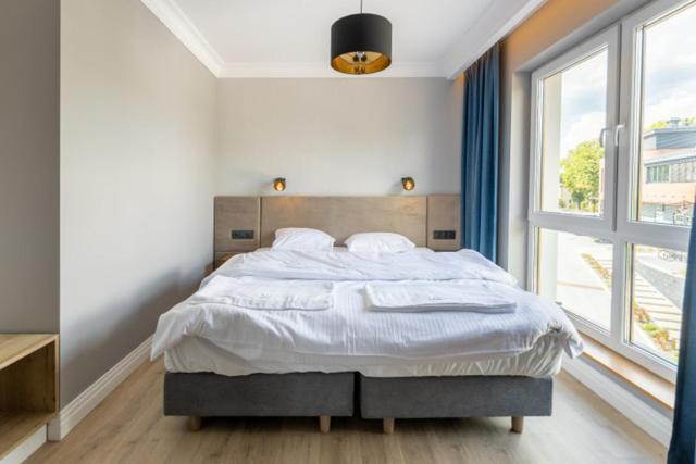 1 Bedroom Apartment Lake View, Leeloo