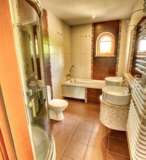 شقة غرفة نوم واحدة بالطابق الأرضى, Dębowa Dziupla