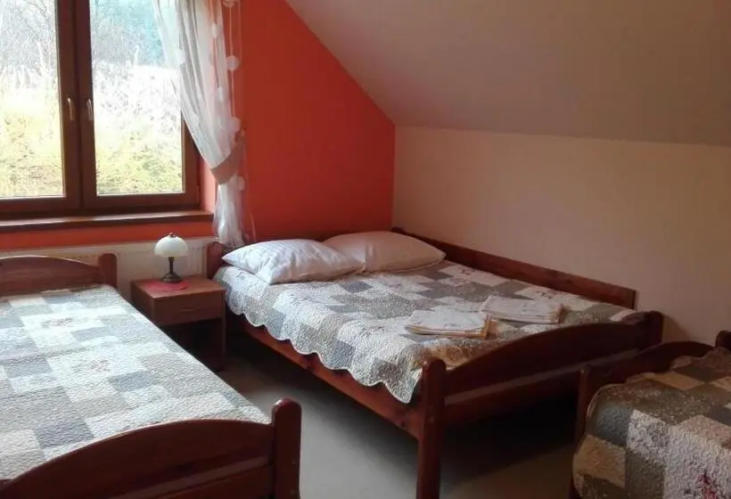 Standard Neljän Hengen Huone, Pokoje Gościnne Pod Wysotą