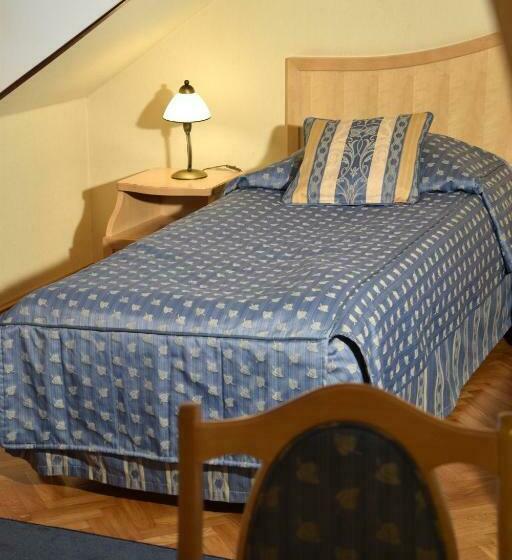 غرفة أساسية فردية, Pałac Wiejce