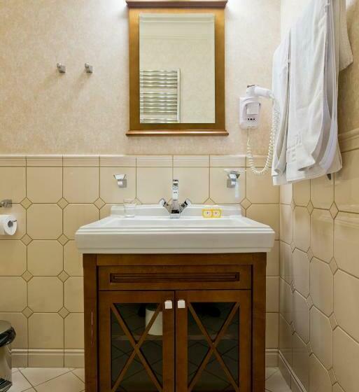 جناح, Pałac Wiejce