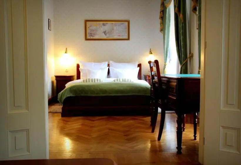 スイート, Pałac Wiejce