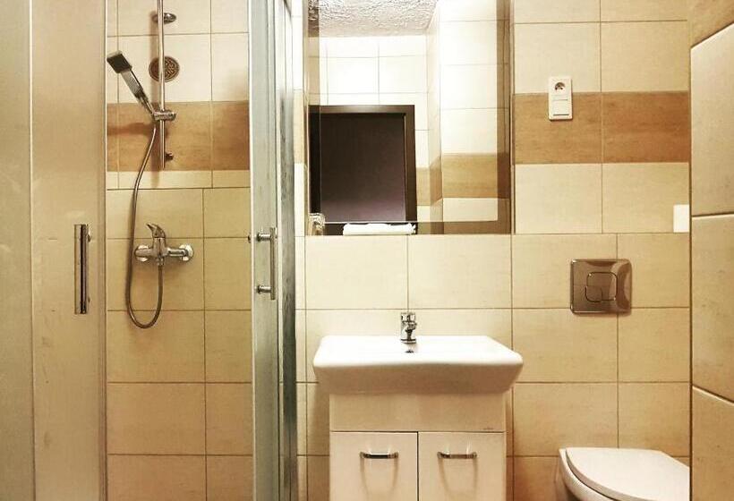 Номер Стандарт, Zajazd Złota Rybka