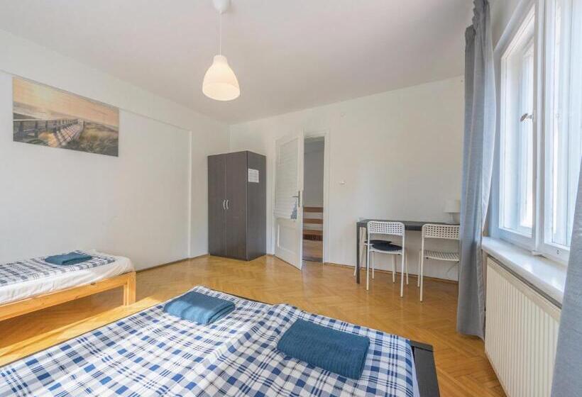 کلبه ییلاقی سوپریور یک خوابه, House Managers   Vintage Sopot