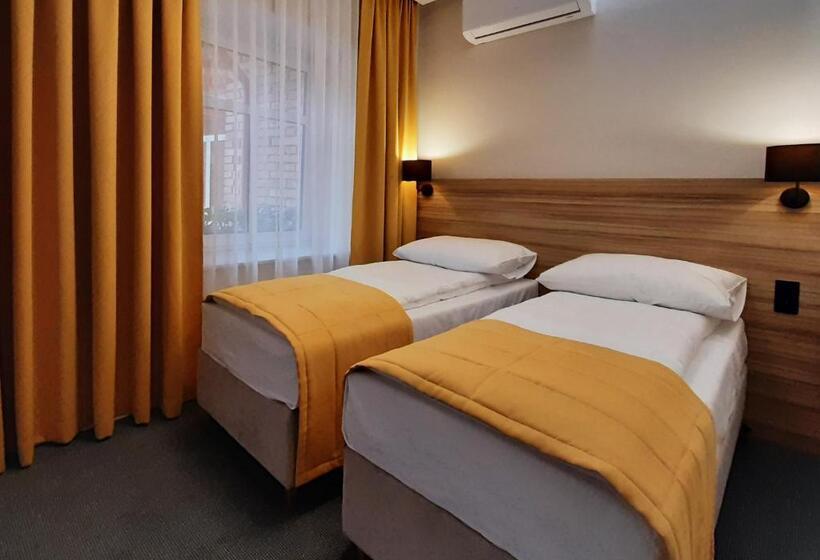 패밀리 스튜디오, Aparthotel Jurowiecka 60