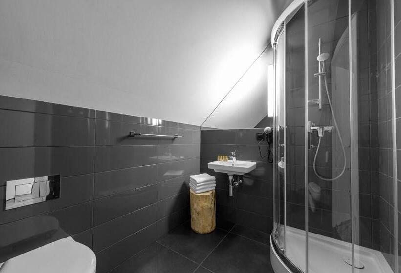 Номер Deluxe, Dobra Truskawka
