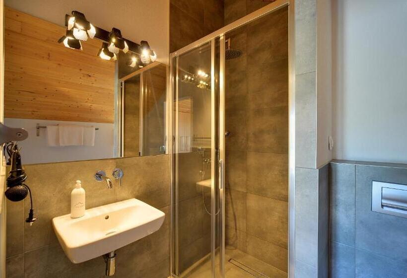 带阳台的三人标准间, Dom Górski