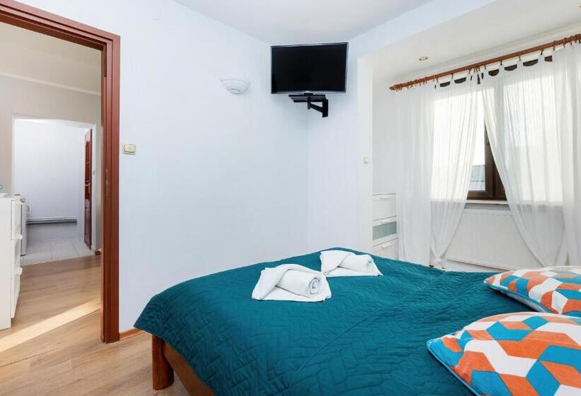 Трехместный Номер Стандарт с Балконом, Olecki Holiday Haus