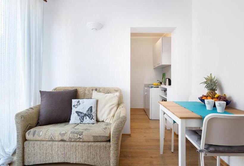 Трехместный Номер Стандарт с Балконом, Olecki Holiday Haus