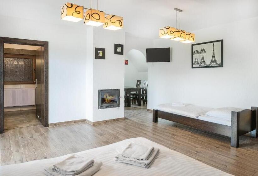 דירה בת חדר שינה 1 עם מרפסת, Resort Pod Lasem