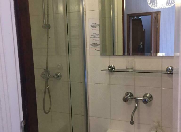 标准单人间, Villa Almira