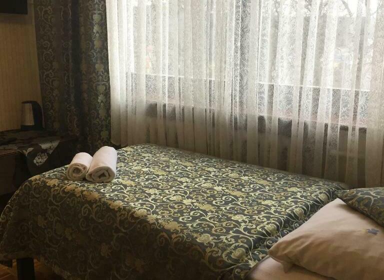 标准单人间, Villa Almira