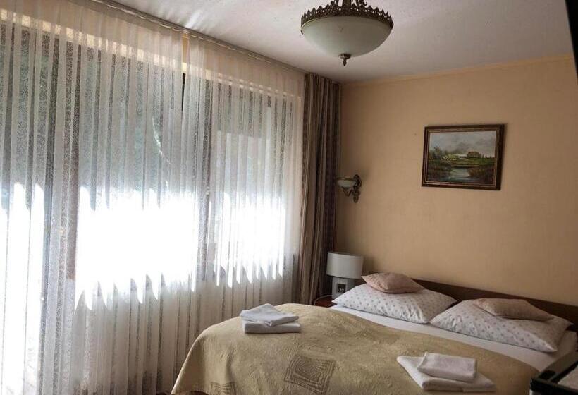 스탠다드 룸 킹사이즈 침대, Villa Almira