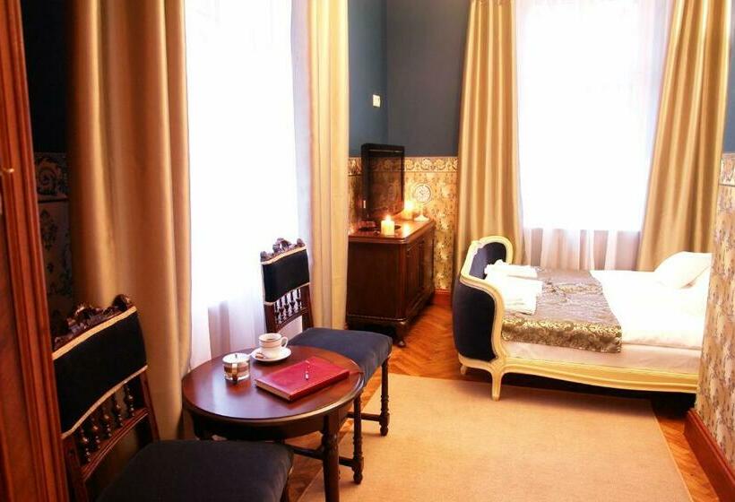 اتاق عادی, Willa Kraj