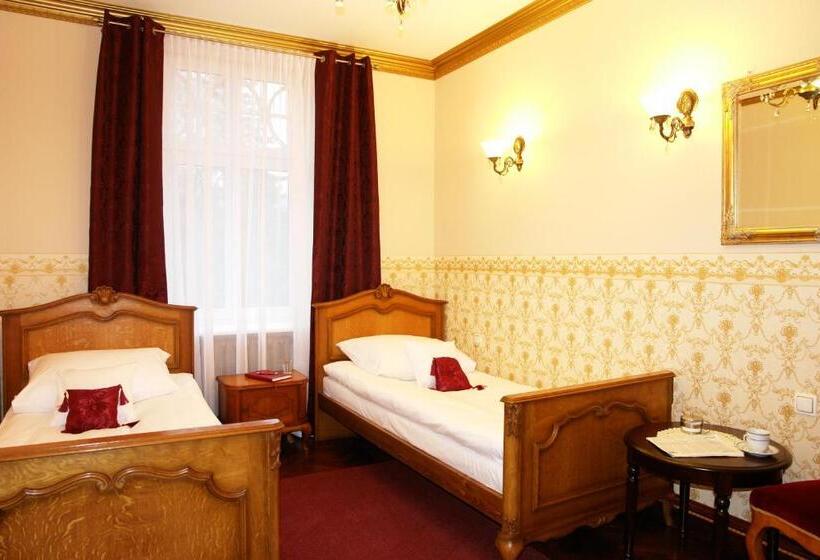 Quarto Estandar, Willa Kraj