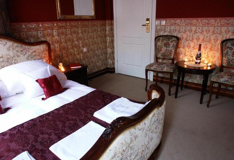 اتاق عادی, Willa Kraj