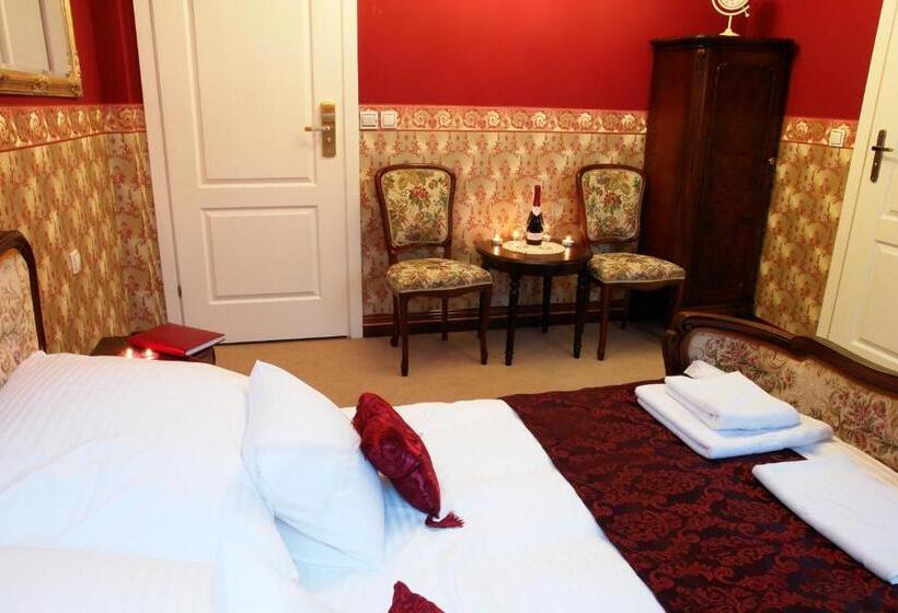 اتاق عادی, Willa Kraj