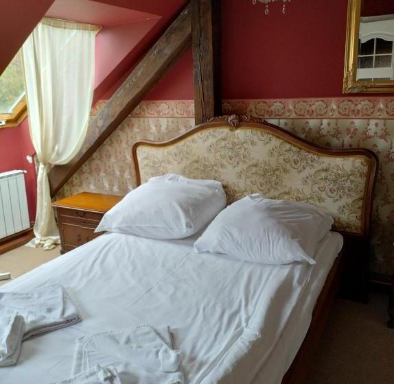 اتاق عادی, Willa Kraj