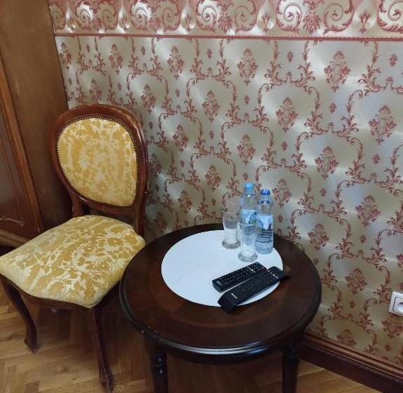 Quarto Estandar, Willa Kraj