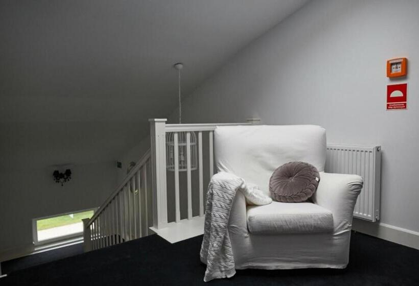 Номер Deluxe, Biała Wstążka B&b