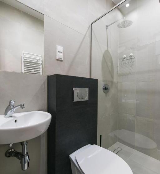 Номер Стандарт, Hostel Sms