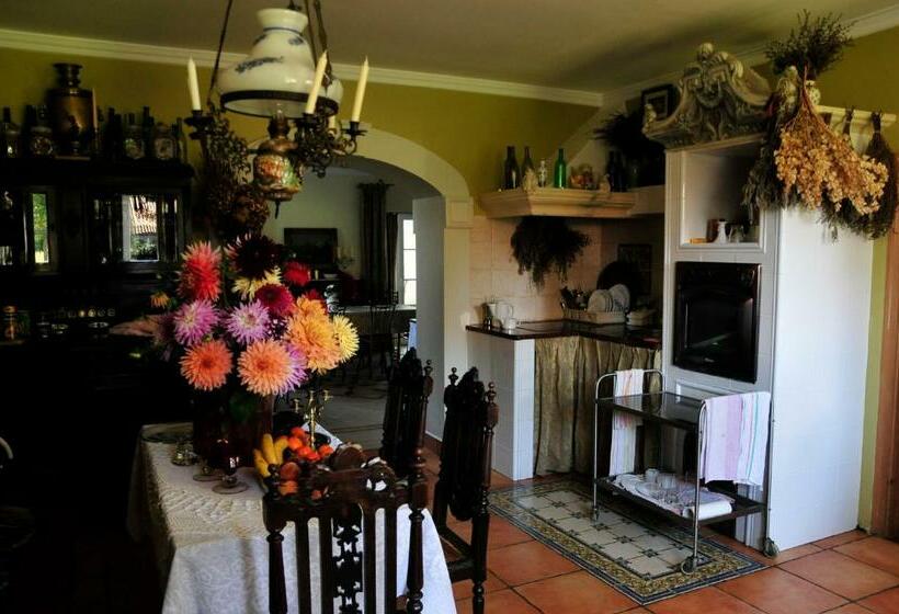 חדר סטנדרטי לארבעה עם חדר אמבטיה משותף, Agroturystyka Orzechowe Wzgórze