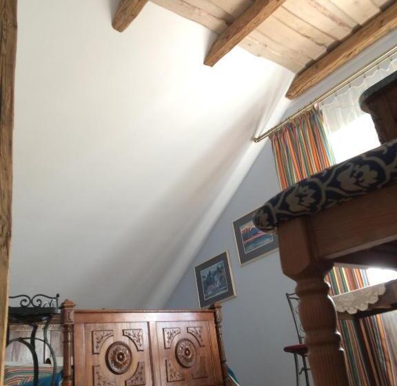 חדר סטנדרט לשלושה עם מרפסת, Agroturystyka Orzechowe Wzgórze