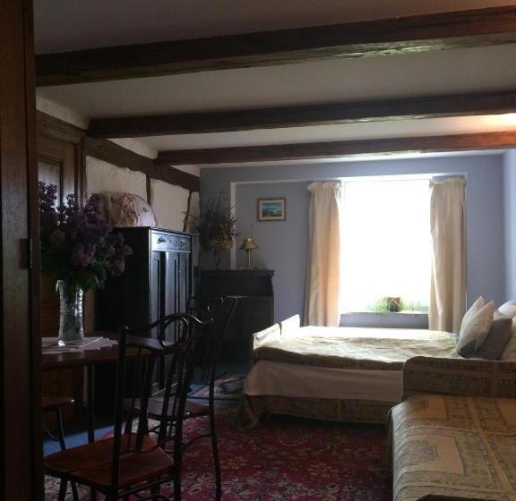 חדר סטנדרט טריפל חדר רחצה חיצוני, Agroturystyka Orzechowe Wzgórze