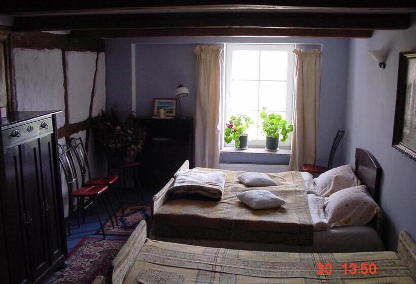 חדר סטנדרט טריפל חדר רחצה חיצוני, Agroturystyka Orzechowe Wzgórze