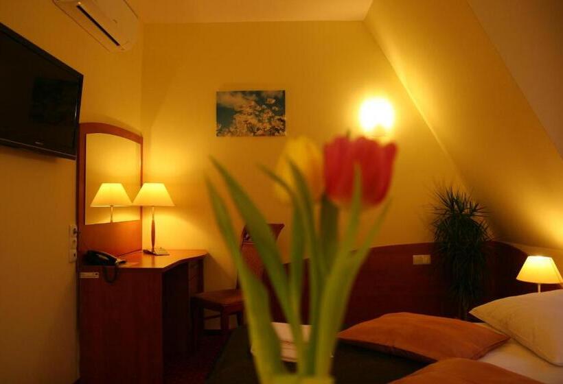 חדר סטנדרט, Karolinka