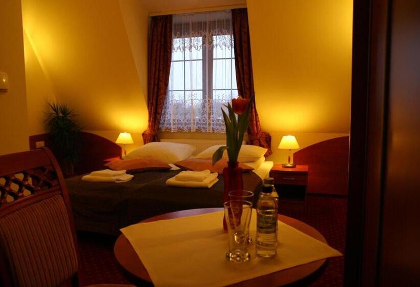 חדר סטנדרט, Karolinka