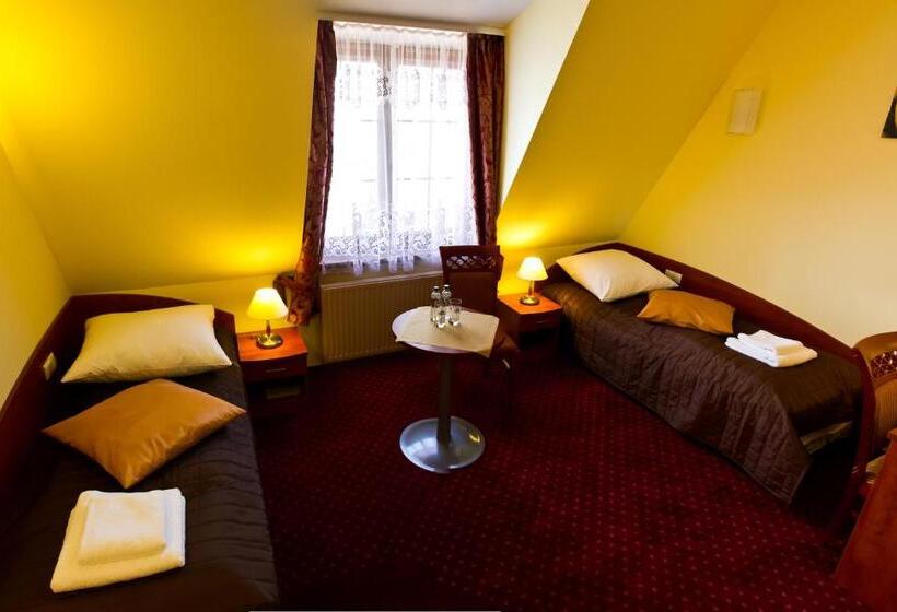 חדר סטנדרט, Karolinka