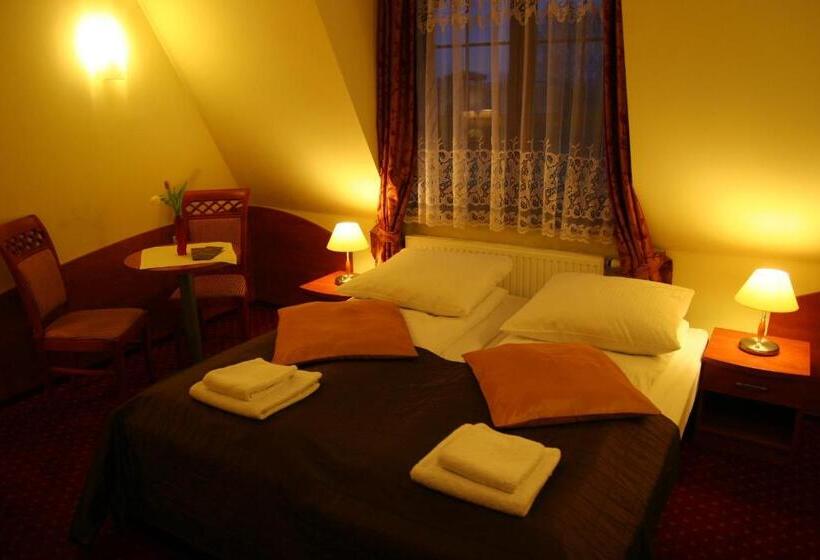 חדר סטנדרט, Karolinka